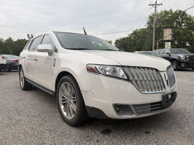 Photo 3 of this Lincoln MKT