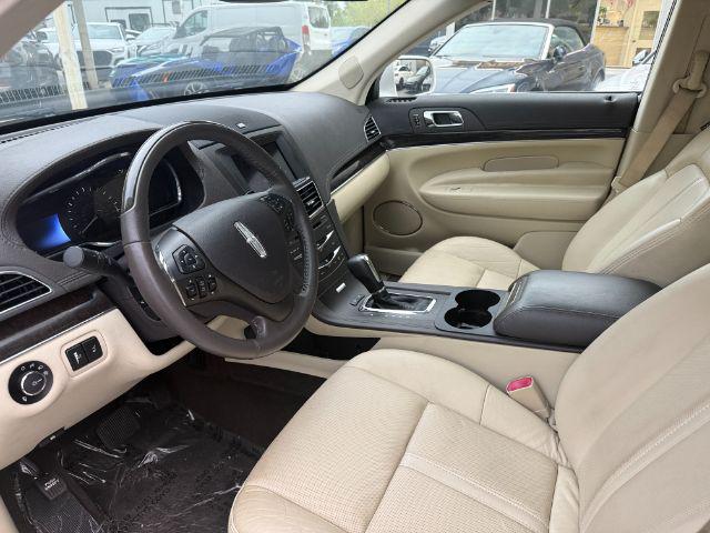 Photo 12 of this Lincoln MKT
