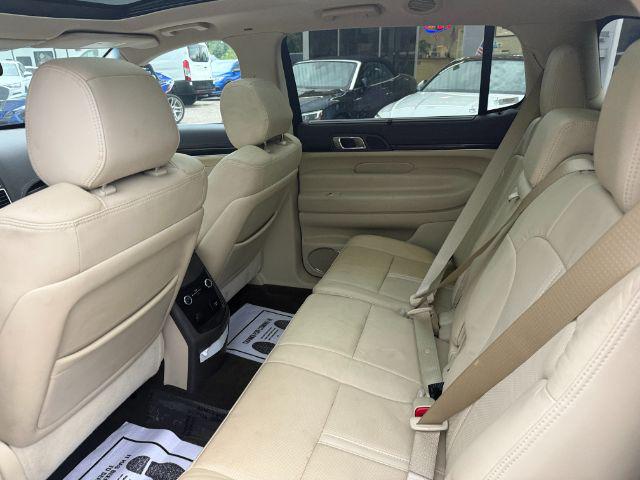 Photo 23 of this Lincoln MKT