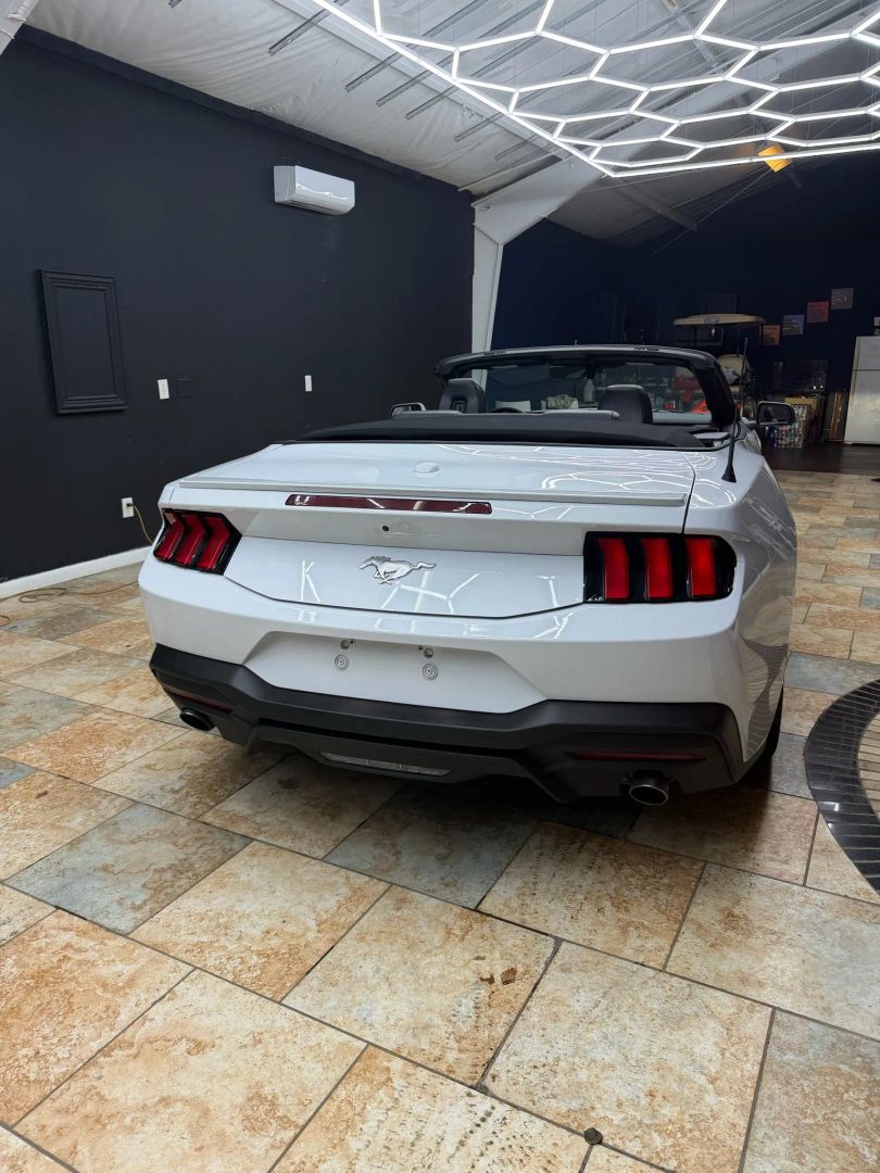 2024 Ford Mustang EcoBoost Premium - Photo 10