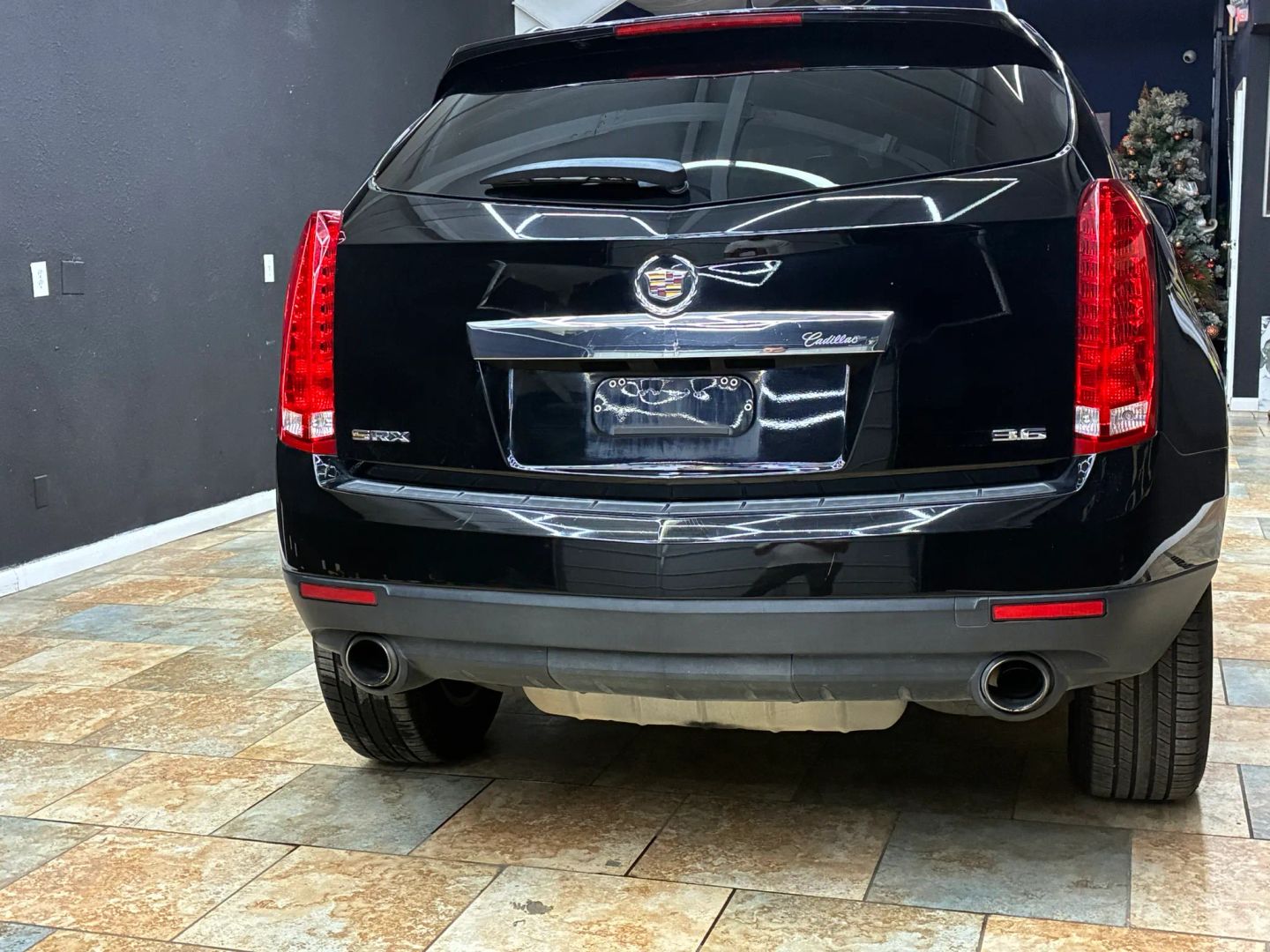 Photo 11 of this Cadillac SRX