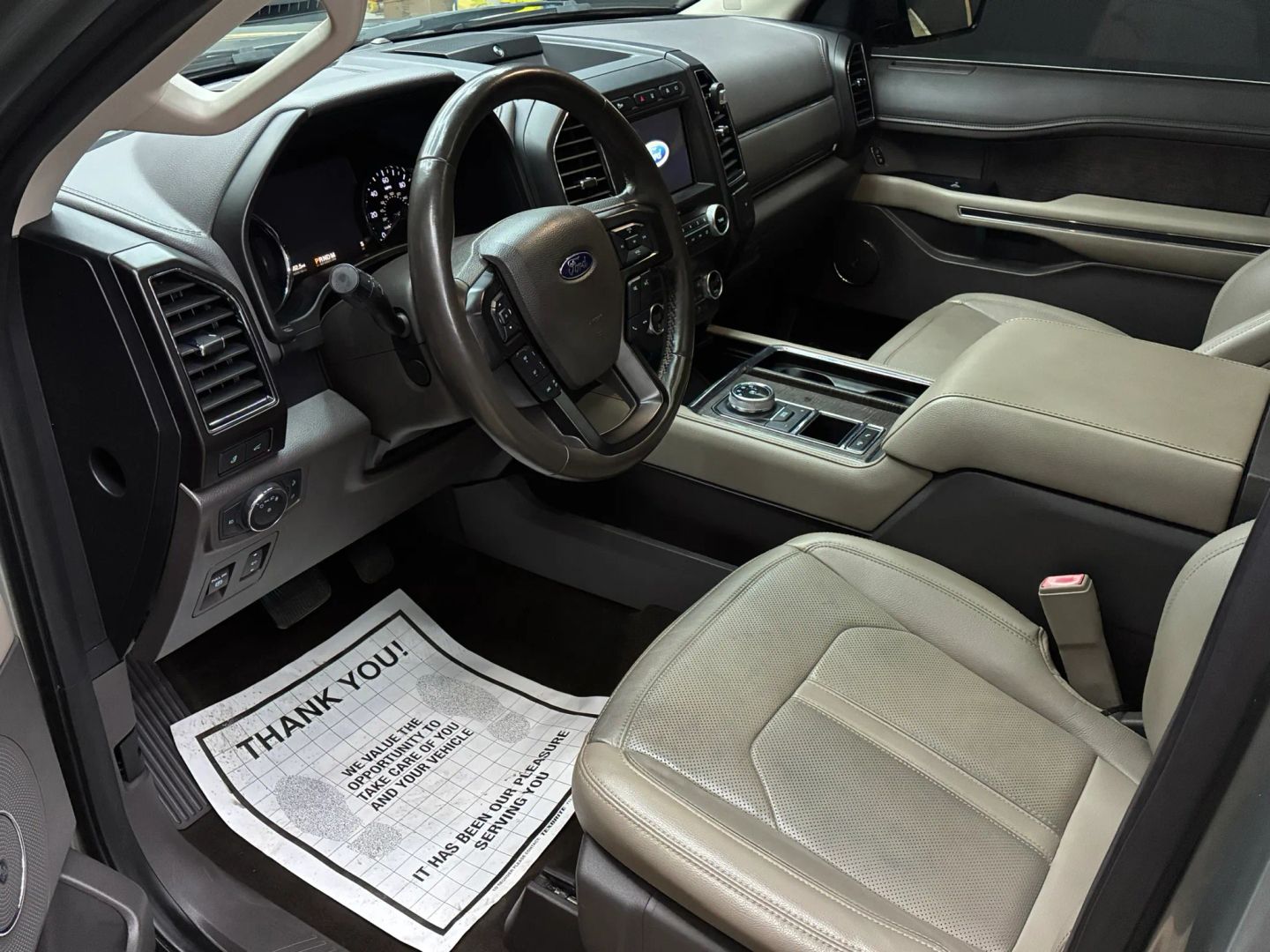 Photo 5 of this Ford Expedition