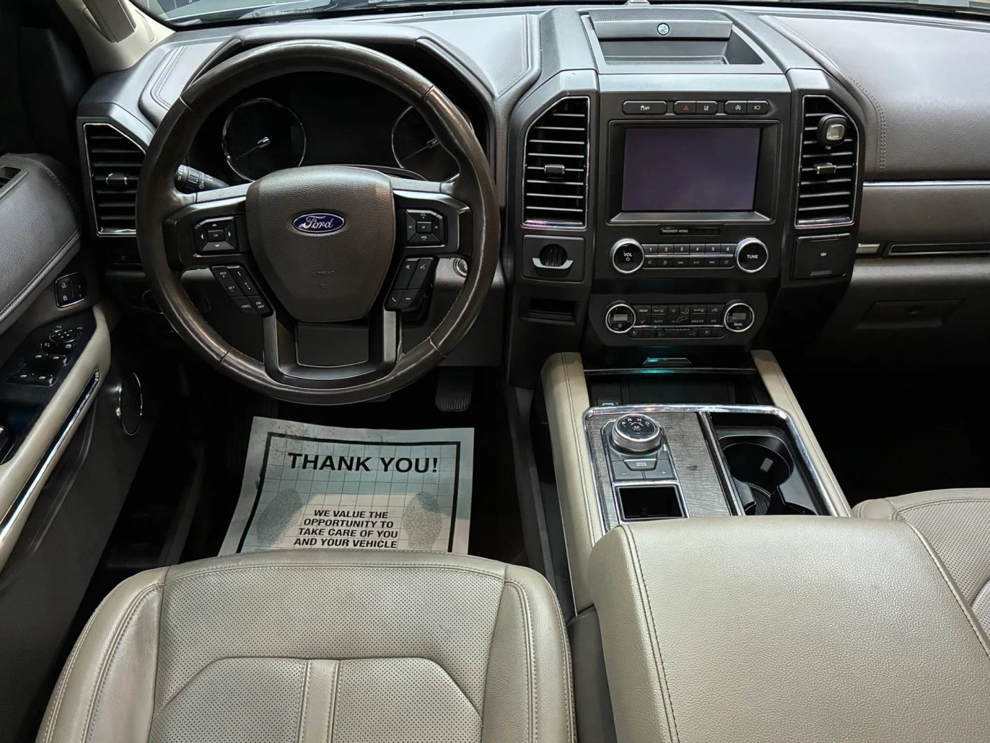 Photo 9 of this Ford Expedition
