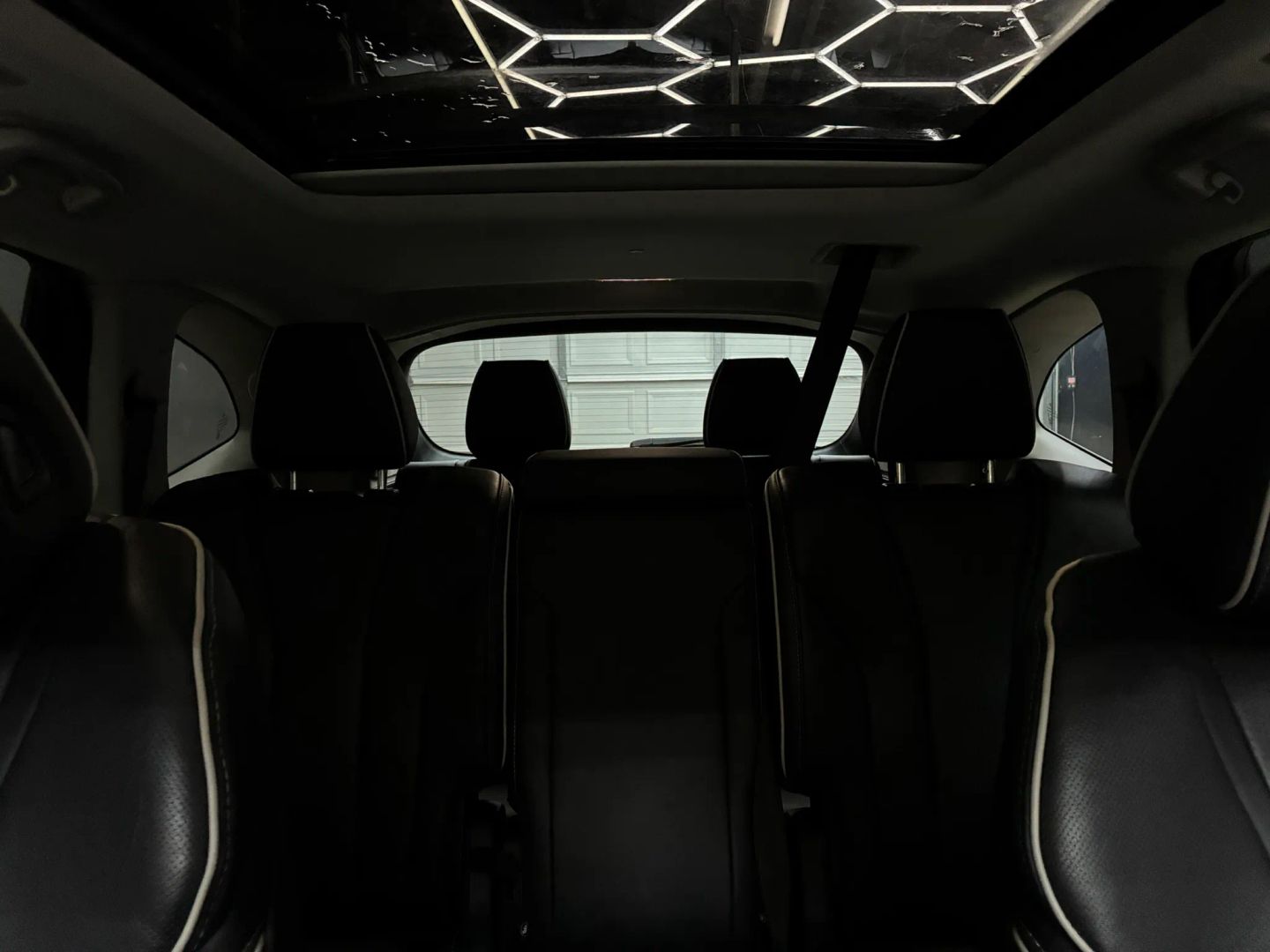 Photo 11 of this Acura MDX
