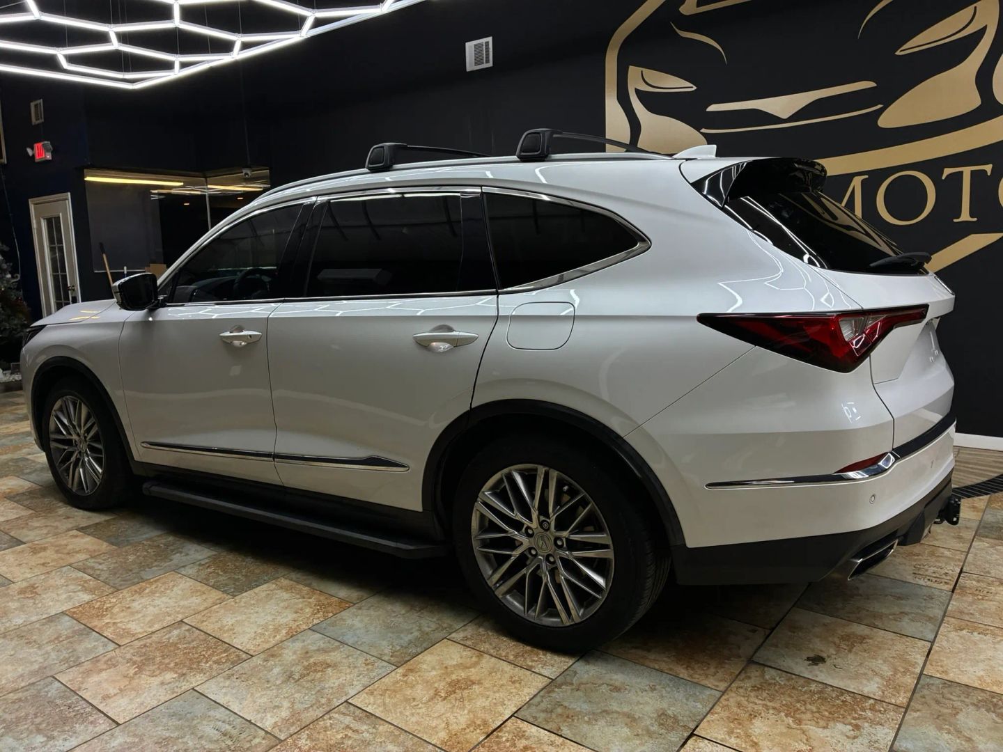 Photo 12 of this Acura MDX