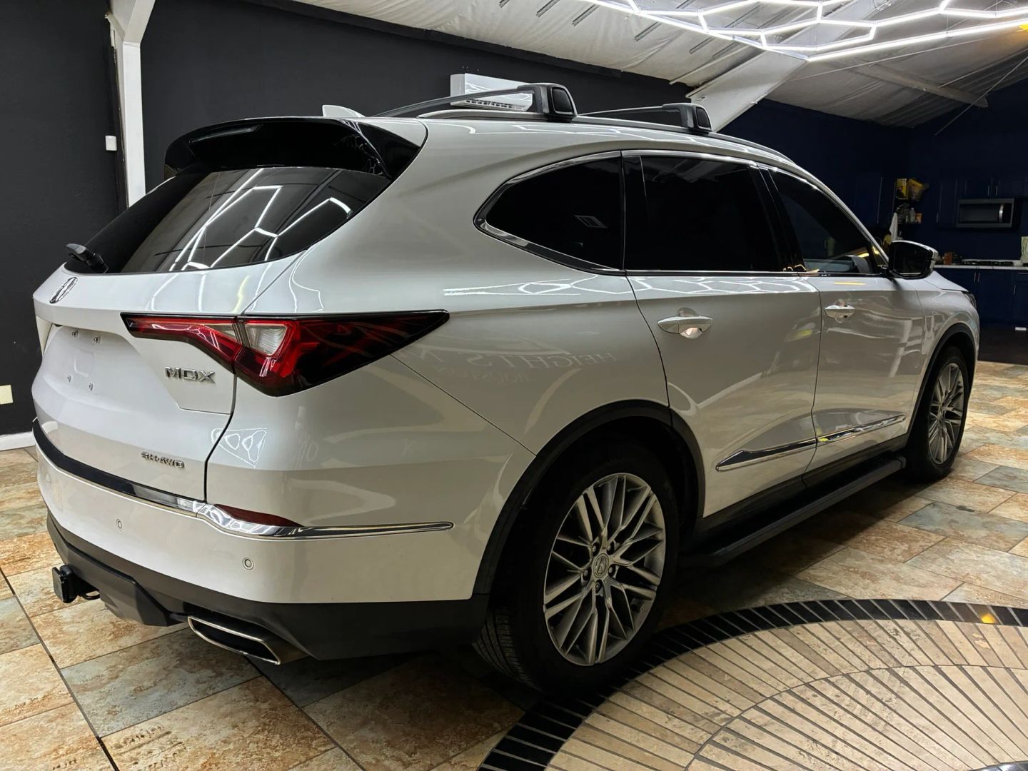 Photo 13 of this Acura MDX