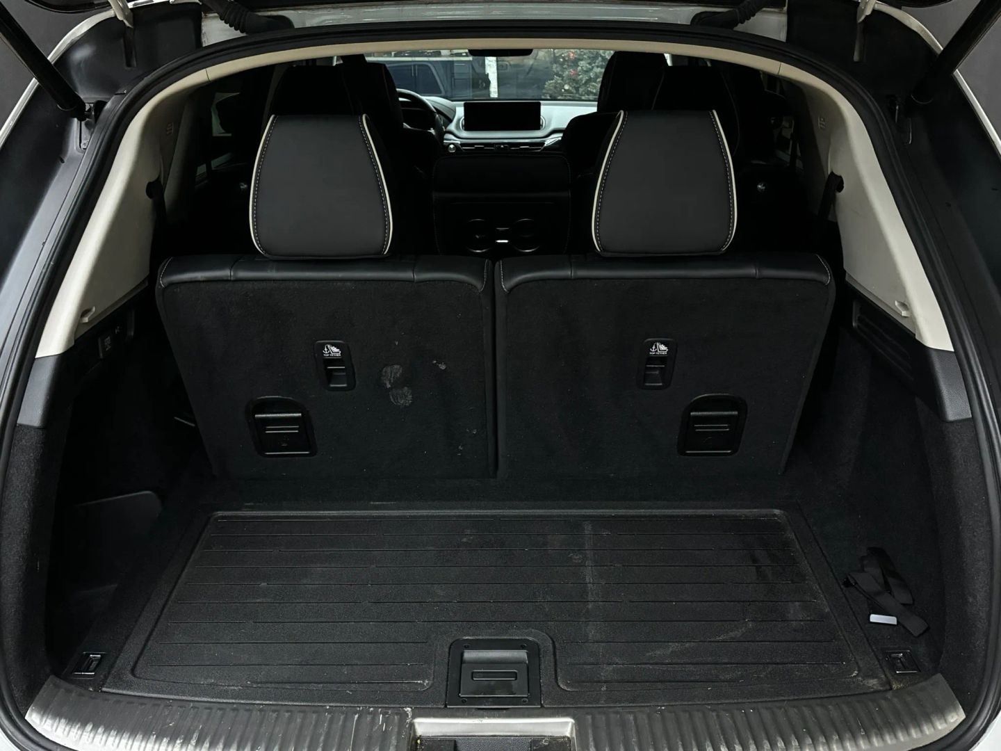 Photo 15 of this Acura MDX