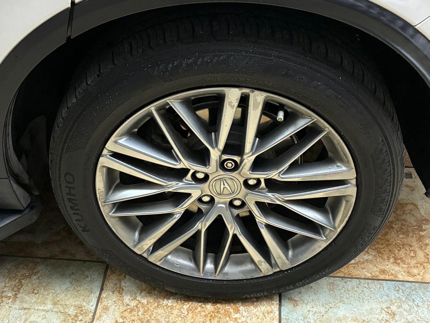 Photo 16 of this Acura MDX