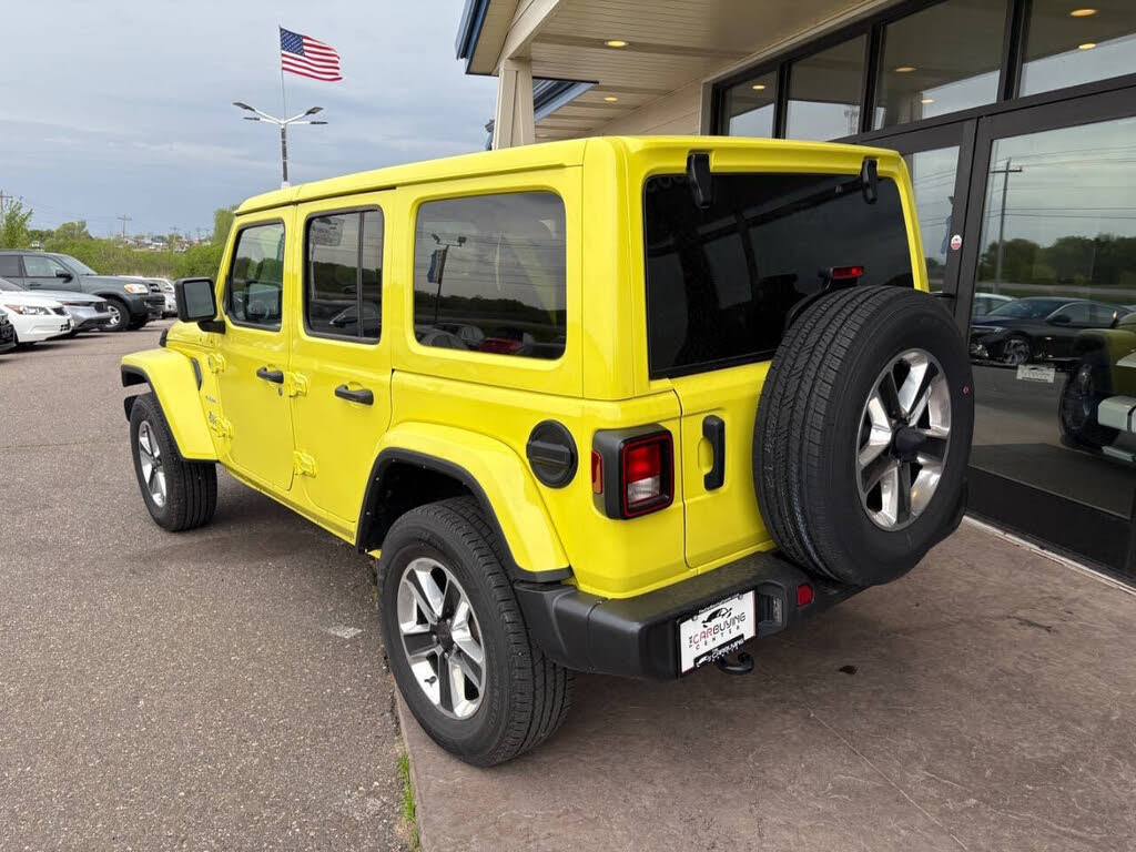 2023 Jeep Wrangler 4-Door Sahara - Photo 3