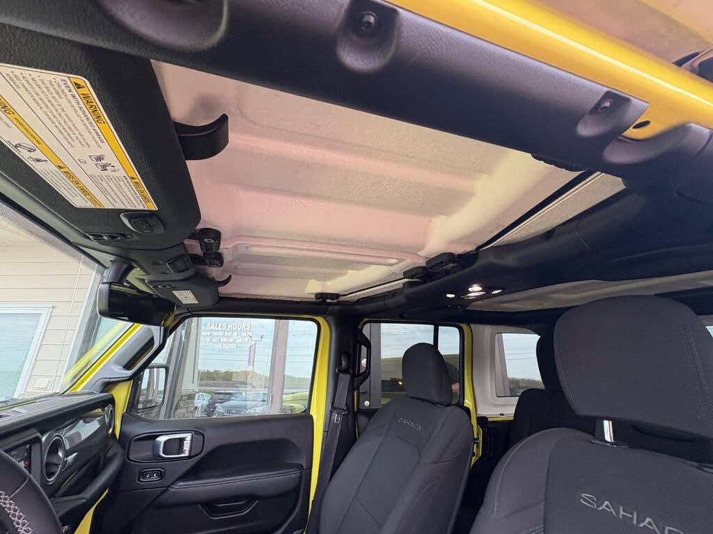 2023 Jeep Wrangler 4-Door Sahara - Photo 8
