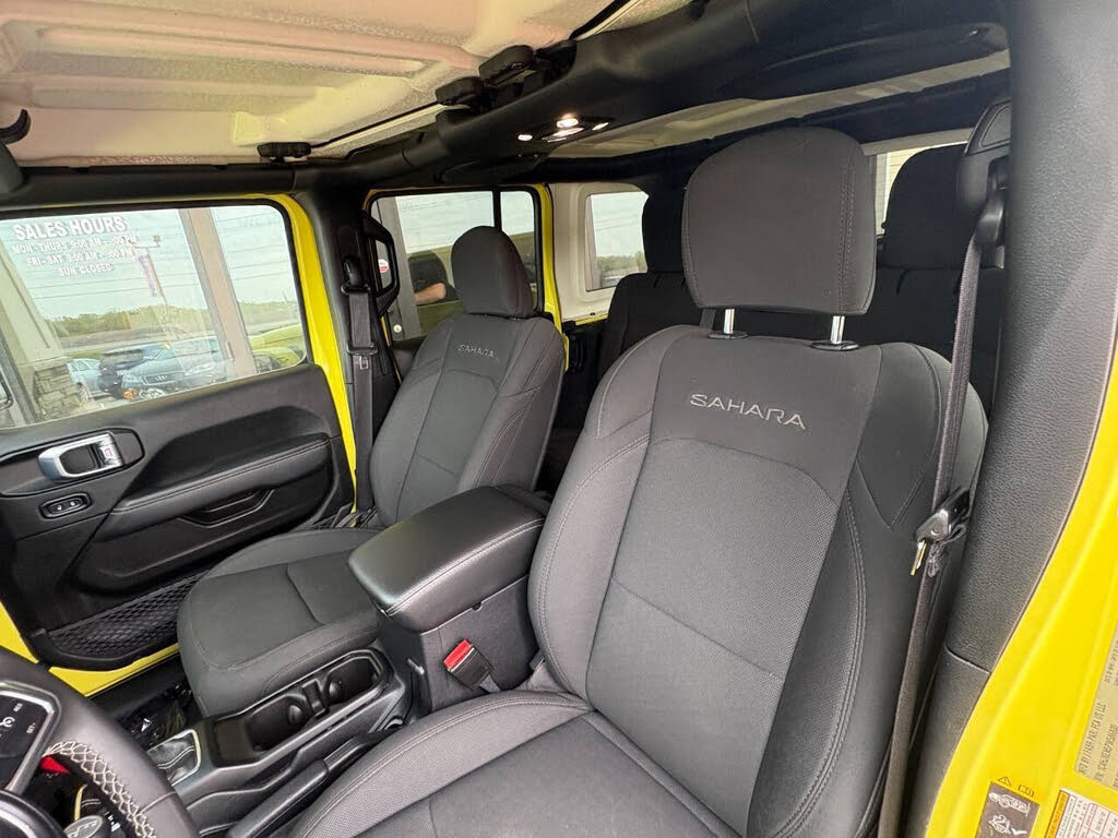 2023 Jeep Wrangler 4-Door Sahara - Photo 9