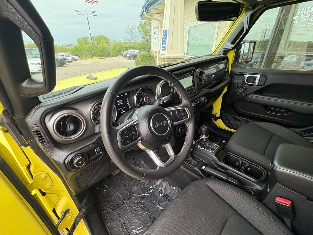 2023 Jeep Wrangler 4-Door Sahara - Photo 11