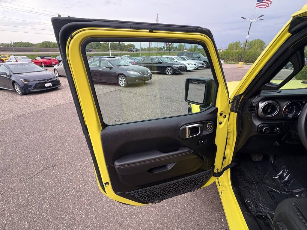 2023 Jeep Wrangler 4-Door Sahara - Photo 12