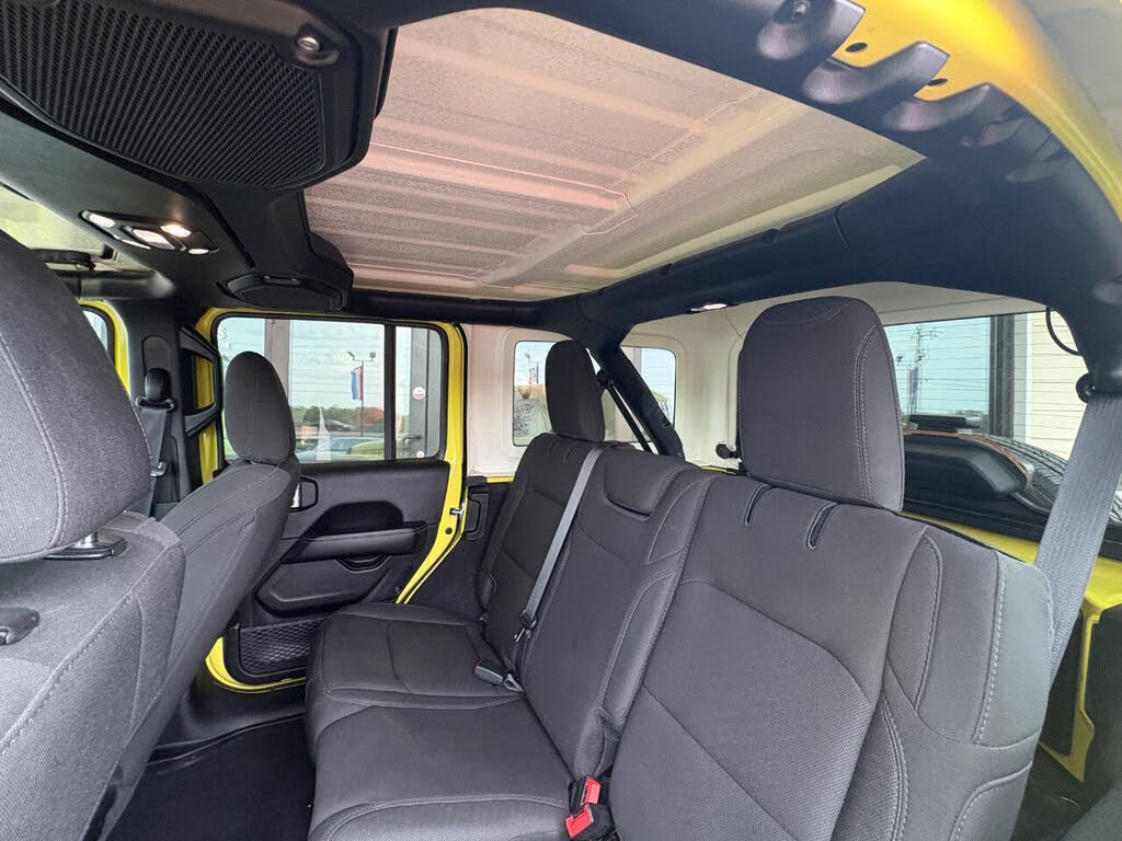 2023 Jeep Wrangler 4-Door Sahara - Photo 13