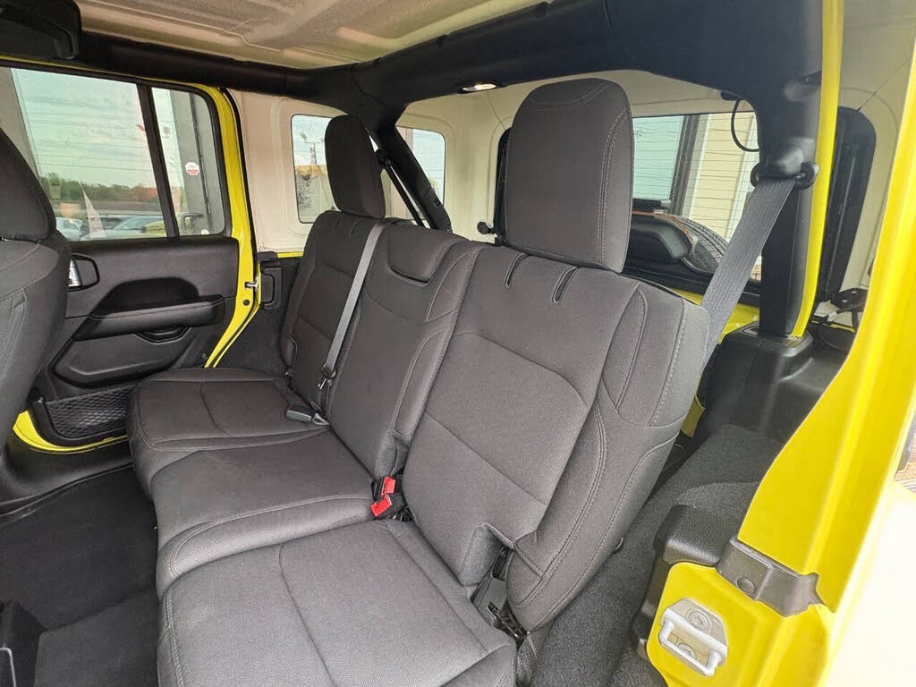 2023 Jeep Wrangler 4-Door Sahara - Photo 14