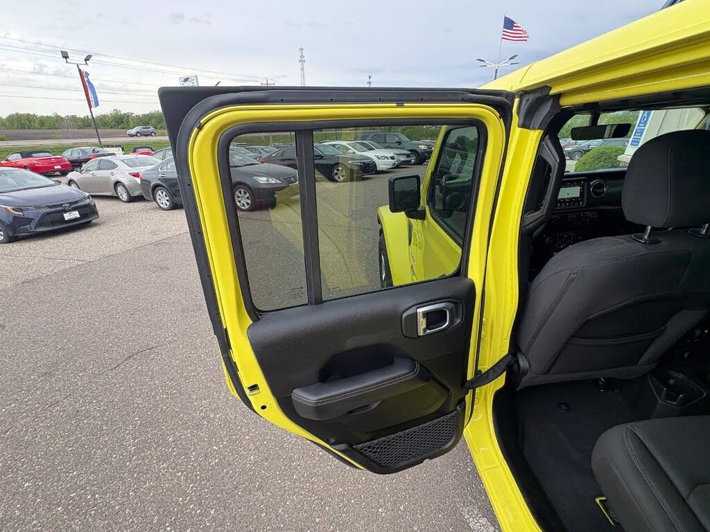 2023 Jeep Wrangler 4-Door Sahara - Photo 17