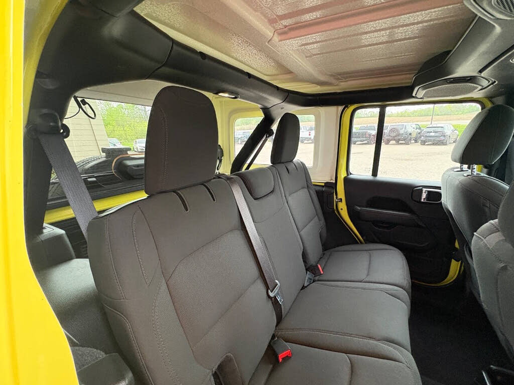 2023 Jeep Wrangler 4-Door Sahara - Photo 19
