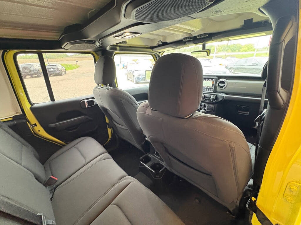 2023 Jeep Wrangler 4-Door Sahara - Photo 21