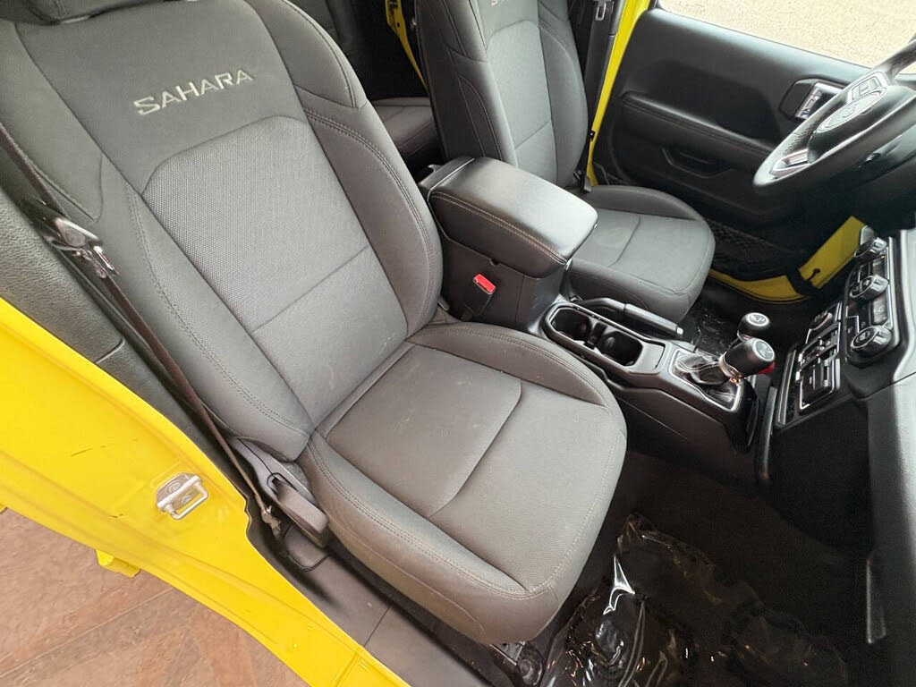 2023 Jeep Wrangler 4-Door Sahara - Photo 25