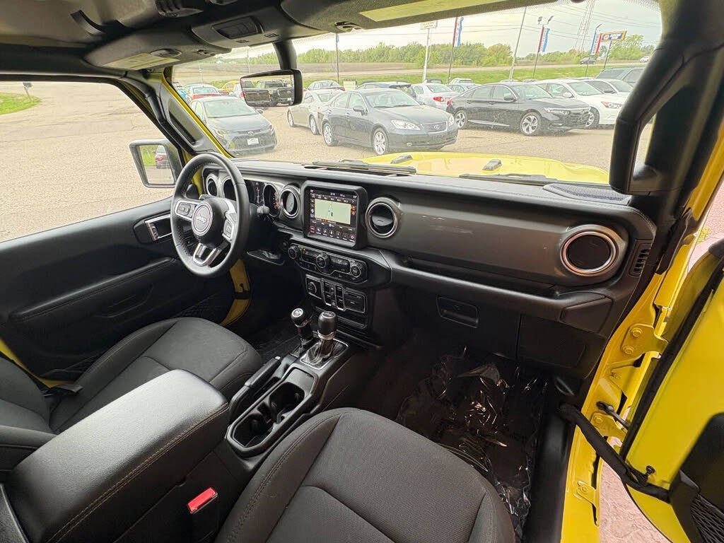 2023 Jeep Wrangler 4-Door Sahara - Photo 26