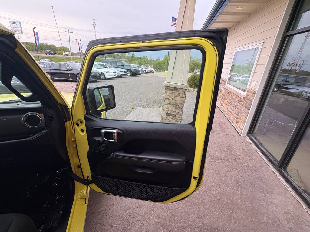 2023 Jeep Wrangler 4-Door Sahara - Photo 27