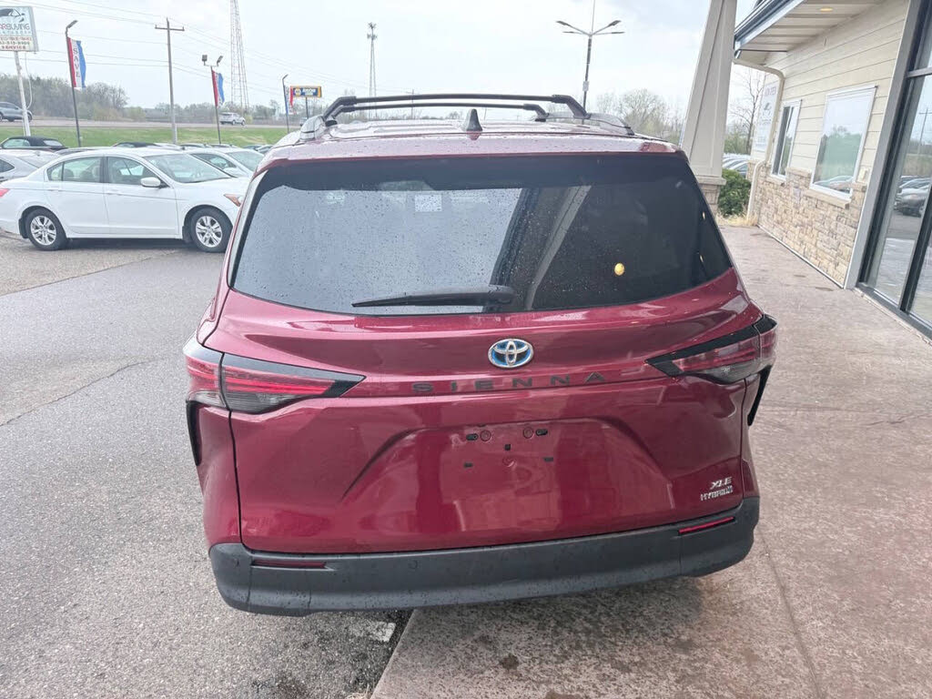 2021 Toyota Sienna XLE - Photo 11