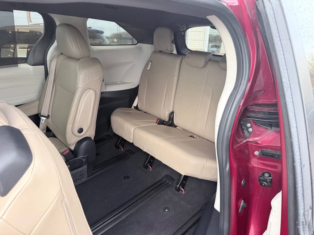 2021 Toyota Sienna XLE - Photo 13