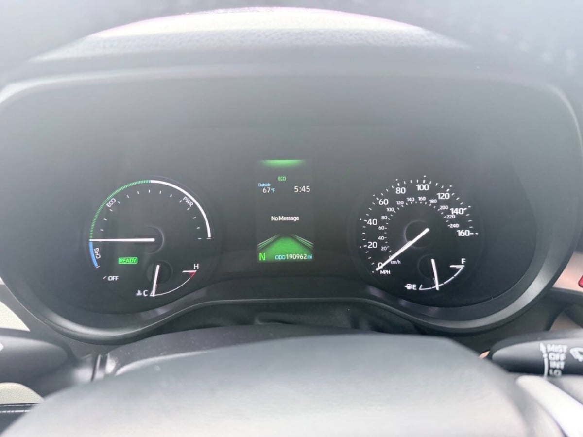 2021 Toyota Sienna XLE - Photo 18