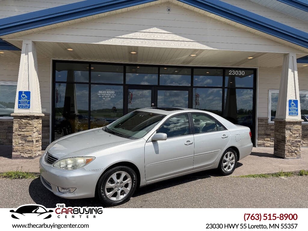 2006 Toyota Camry XLE V6 5AT's photo