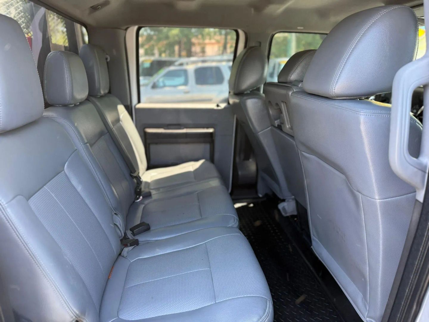 Ford F-350 photo 13