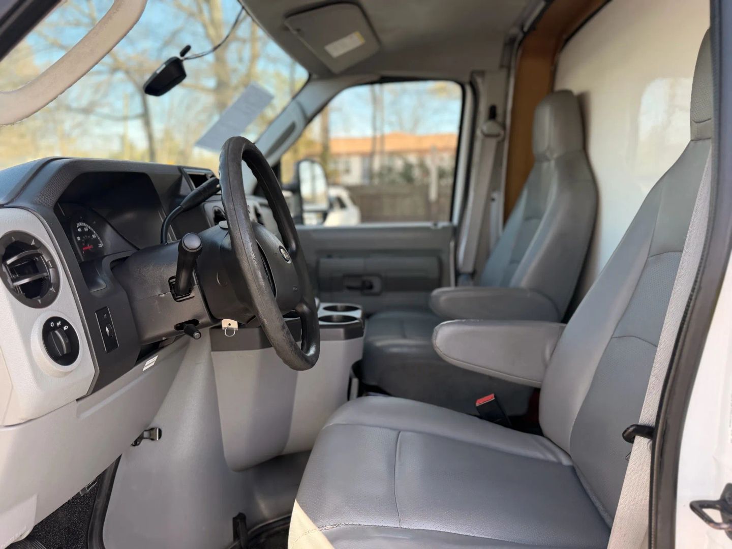 Photo 8 of this Ford Econoline Commercial Cutaway