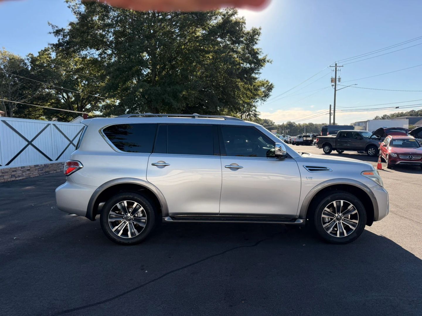Nissan Armada photo 4