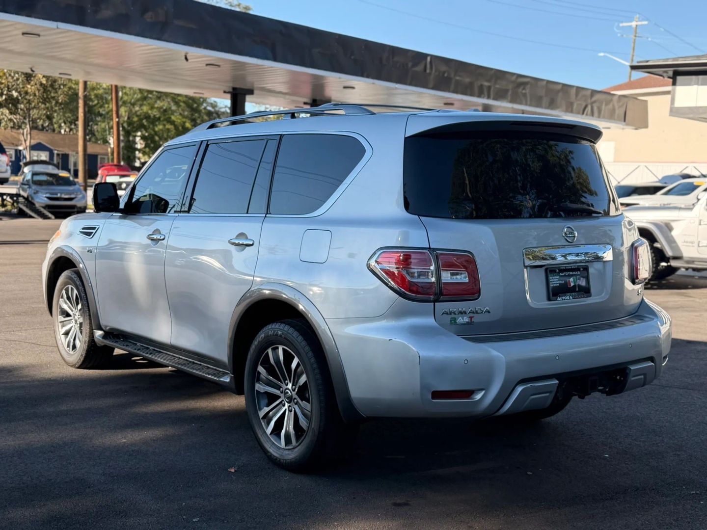 Nissan Armada photo 7
