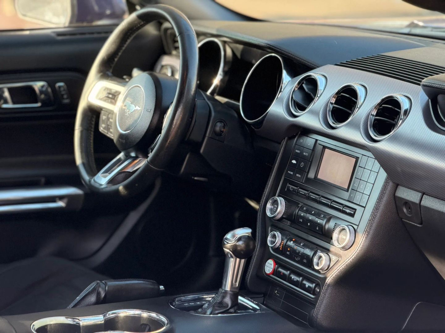 Ford Mustang photo 15