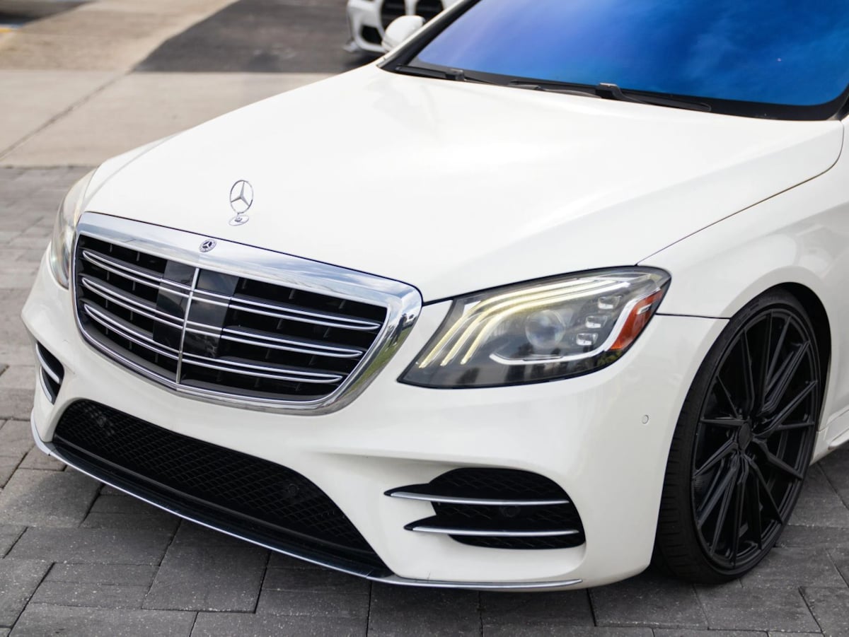 Mercedes-Benz 560 photo 5