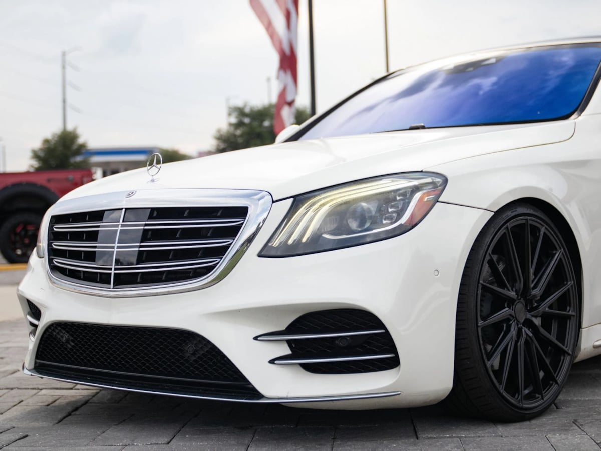 Mercedes-Benz 560 photo 7