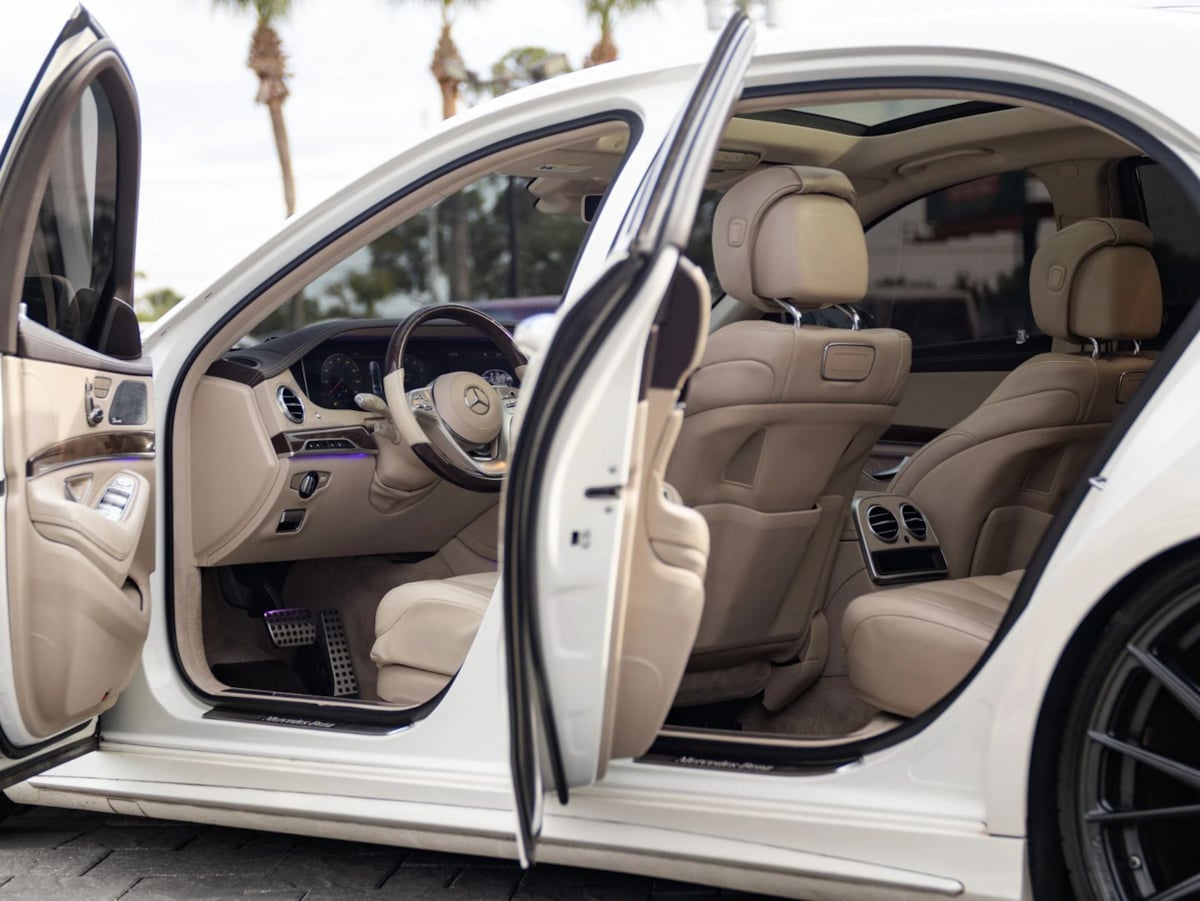 Mercedes-Benz 560 photo 18