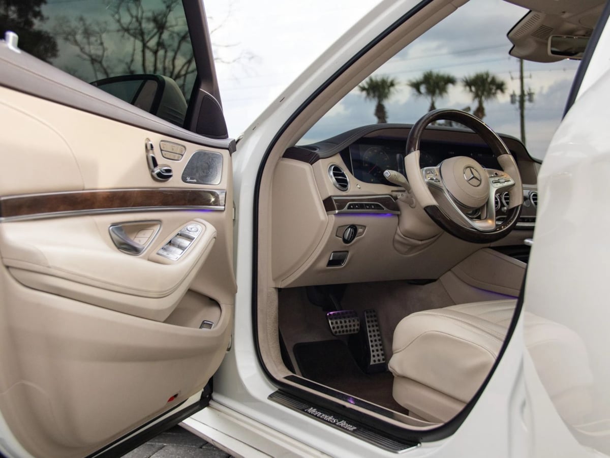 Mercedes-Benz 560 photo 19
