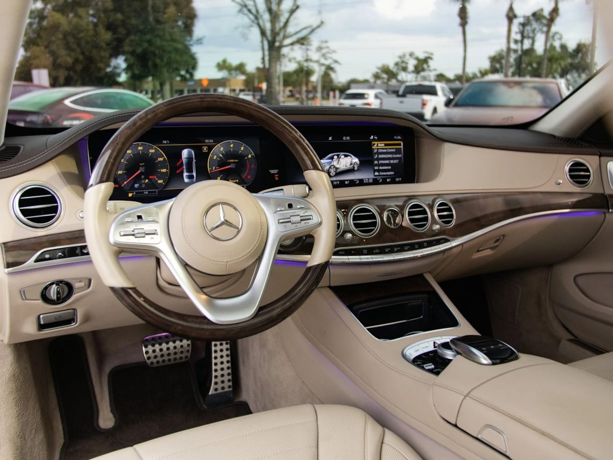 Mercedes-Benz 560 photo 21