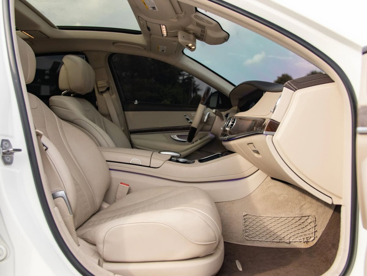 Mercedes-Benz 560 photo 26
