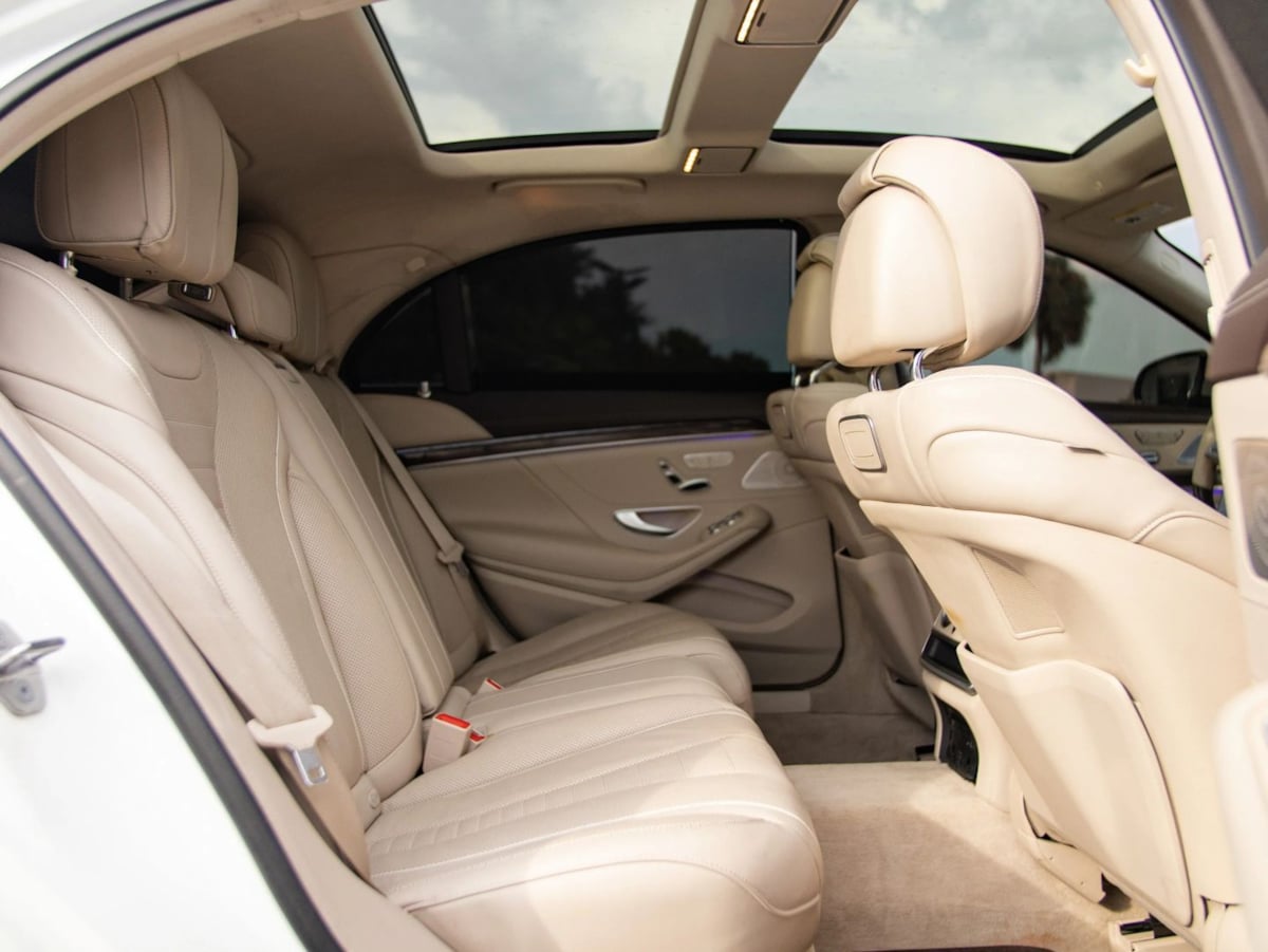 Mercedes-Benz 560 photo 32