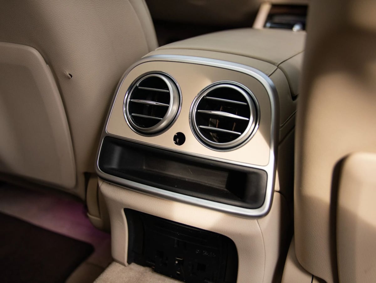 Mercedes-Benz 560 photo 34