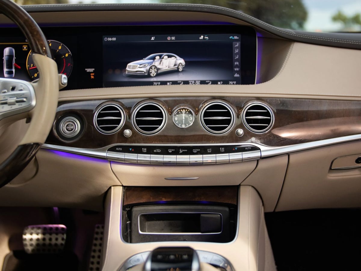 Mercedes-Benz 560 photo 36