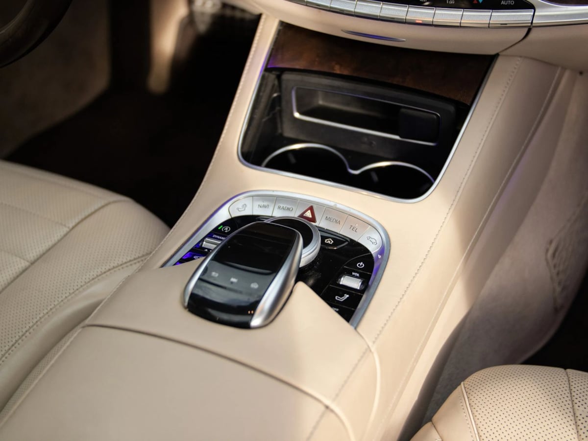 Mercedes-Benz 560 photo 38