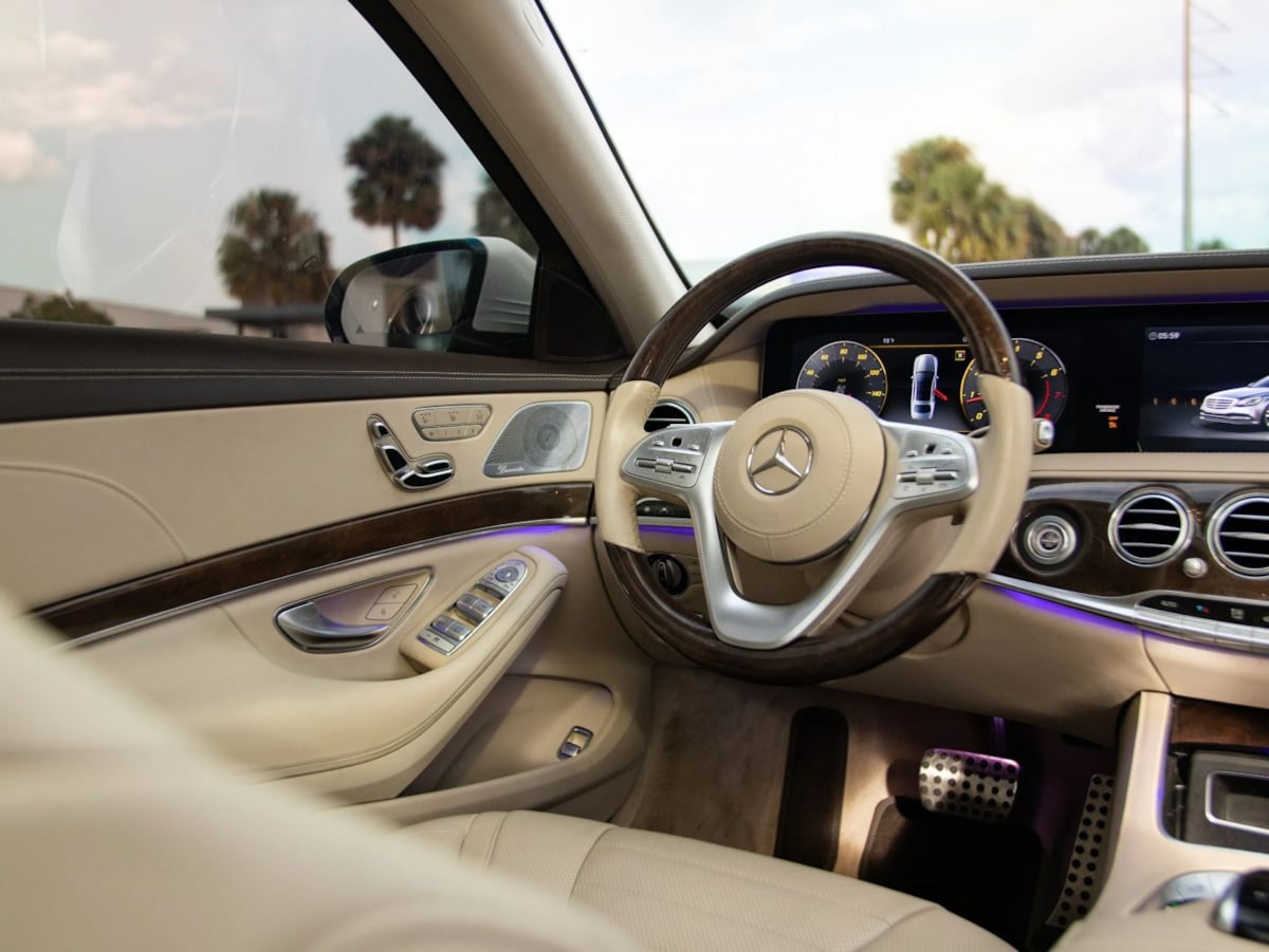 Mercedes-Benz 560 photo 40
