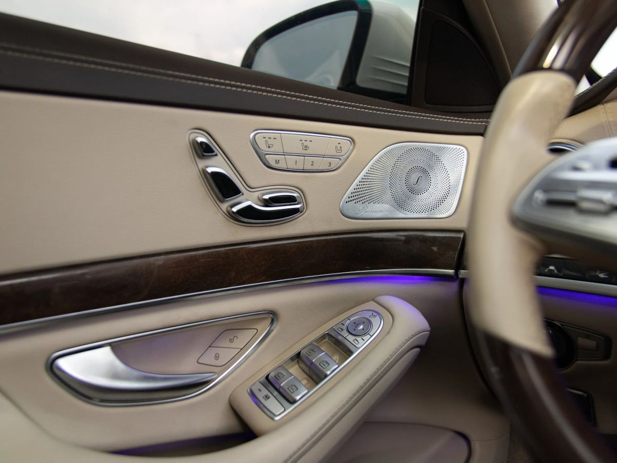 Mercedes-Benz 560 photo 41
