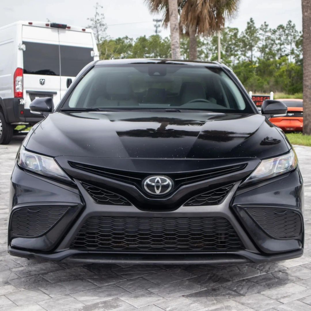 Toyota Camry photo 2