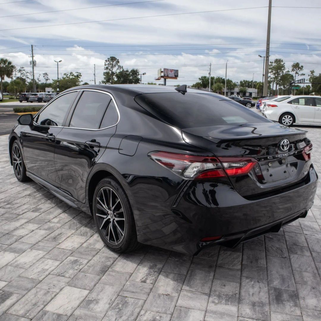 Toyota Camry photo 5