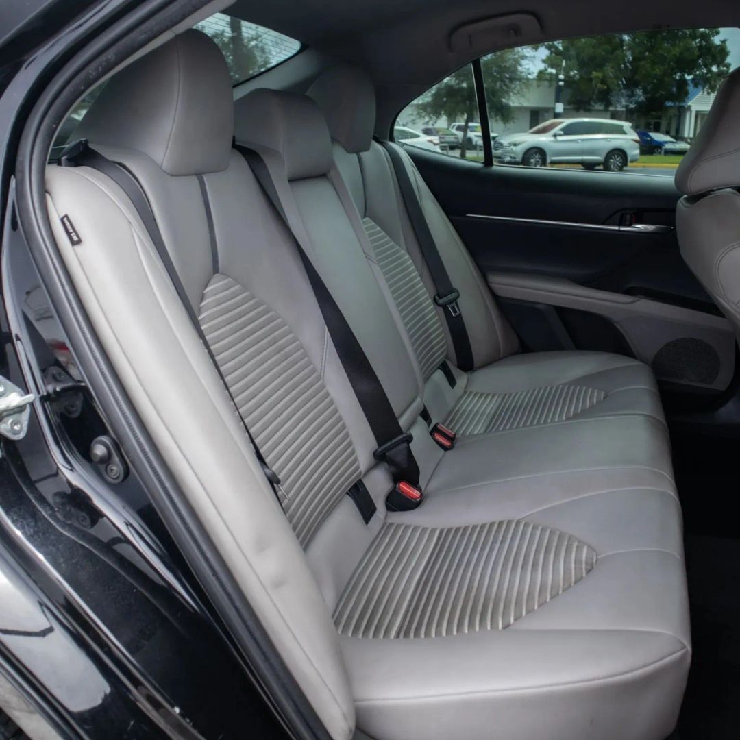 Toyota Camry photo 17