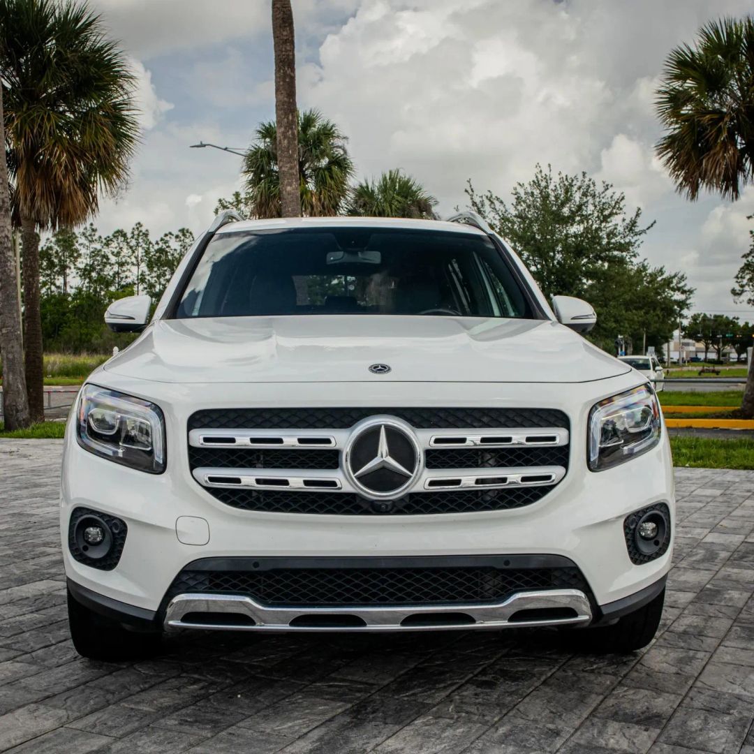Mercedes-Benz GLB 250 photo 2